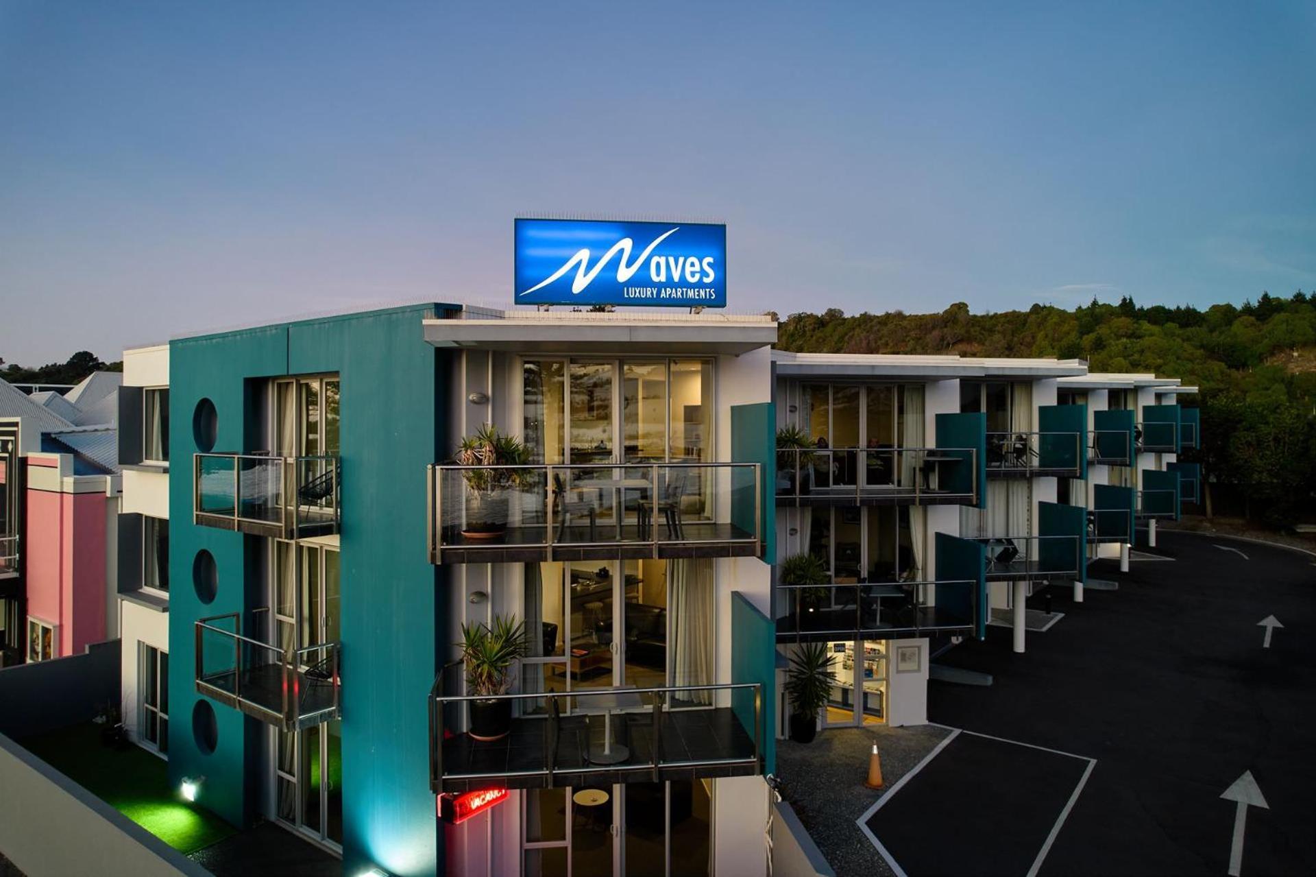 Apartment Waves On Esplanade - Waterfront