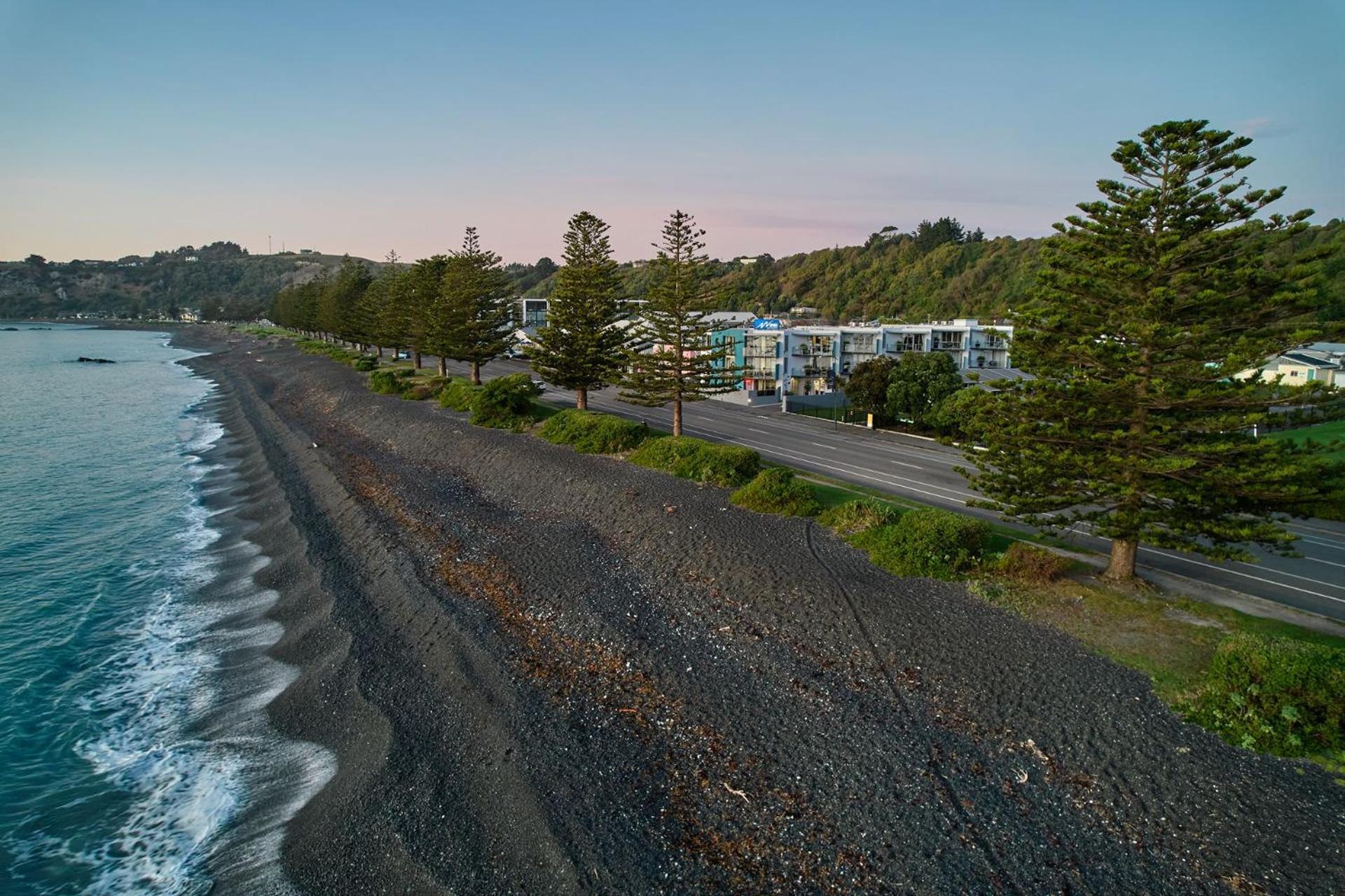 Apartment Waves On Esplanade - Waterfront *